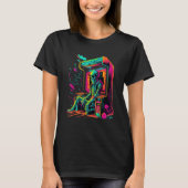 Digital Bones Skeleton in Arcade Machine EDM Desi T-Shirt (Vorderseite)