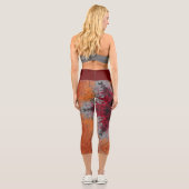 Digital Mandala Red Orange und Blue Capri Leggings (Rückseite)