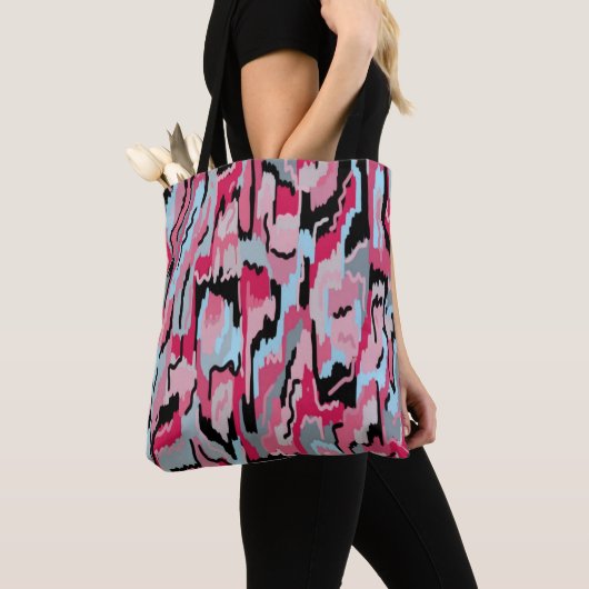 Digital Print in Rot und Schwarz Tasche (Von Nahem)