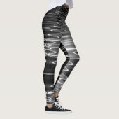 Digital Wavy Black Water Reflection von Tron Leggings (Rechts)