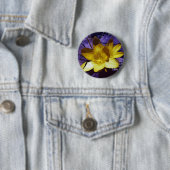 Digital Yellow Crocus Button (Beispiel)