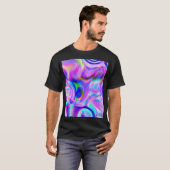Digitale Effekte: mehrfarbiges abstraktes Muster. T-Shirt (Vorne ganz)