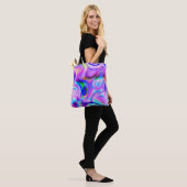Digitale Effekte: mehrfarbiges abstraktes Muster. Tasche (Am Model)