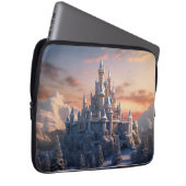 Digitale Fantasy-Burg in den Bergen Laptopschutzhülle (Vorne Rechts)