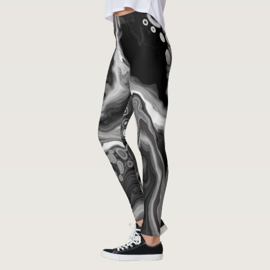 Digitale Fluid Art aus schwarzem und weißem Marmor Leggings (Links)