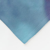 Digitale Tapete in Blau, Rot und Schwarz Fleecedecke (Ecke)