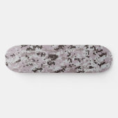 Digitale Tarnung – Schwarz-Graues LG-Tarnmuster Skateboard (Horizontal)