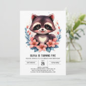 Digitales Raccoon-Mädchen zum Geburtstag von Kinde Einladung (Stehend Vorderseite)