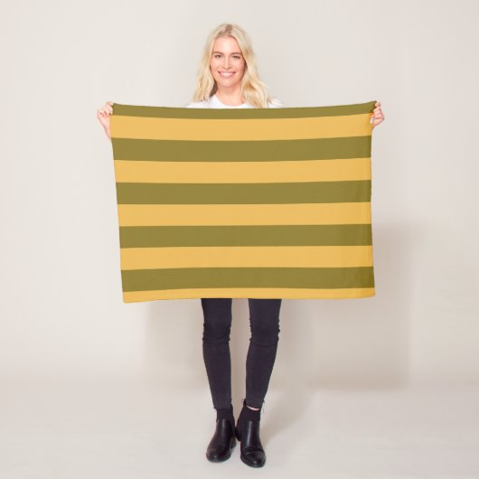 Dijon and Zest Striped Pattern Fleecedecke (Beispiel)
