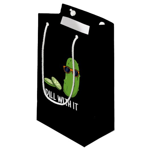 Dill mit ihm Funny Dill Pickle Puff Dark BG Kleine Geschenktüte (Vorderseite Schrägansicht)