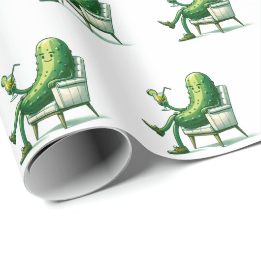 Dill Pickle im Sessel mit Cocktail Geschenkpapier (Rolleneckpunkt)