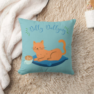 Dilly Dallying Orange Cat Kissen