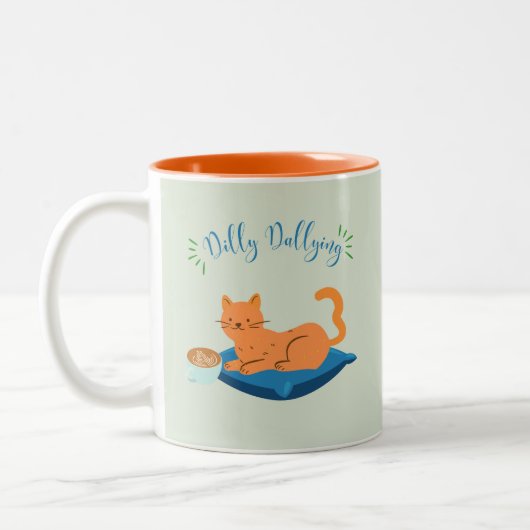 Dilly Dallying Orange Cat Zweifarbige Tasse (Links)