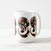 Dimensional Orange Schwarze Basketball Nummer 33, Kaffeetasse (VorderseiteRechts)