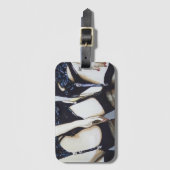 'Dinge passieren' Gemälde auf einem Gepäckanhänger (Vorderseite Vertikal)