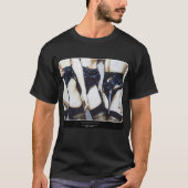 'Dinge passieren' Gemälde auf einem T-Shirt (Vorderseite)