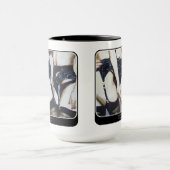 'Dinge passieren' Gemälde auf einem Tasse (Zentrum)