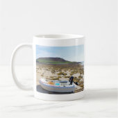 Dinghy am Strand Kaffeetasse (Links)