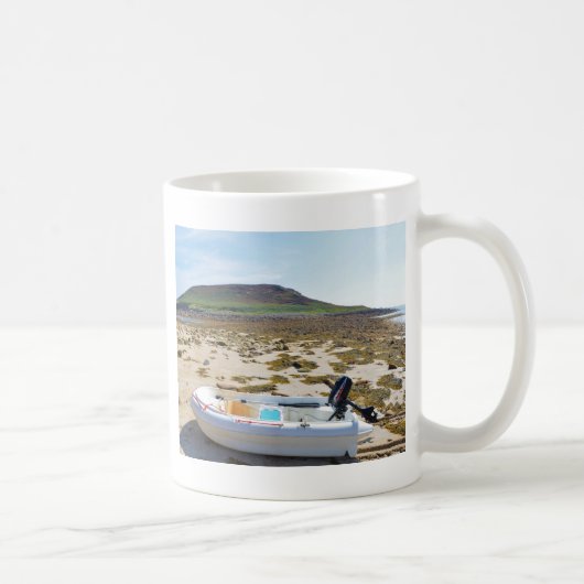 Dinghy am Strand Kaffeetasse (Rechts)