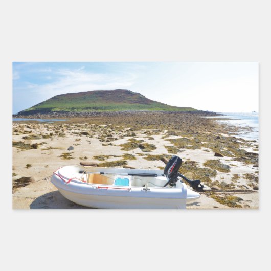 Dinghy am Strand Rechteckiger Aufkleber (Vorderseite)