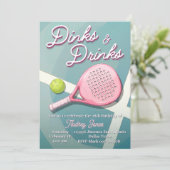 Dinks und Drinks - Pickleball-Geburtstagseinladung Einladung (Stehend Vorderseite)