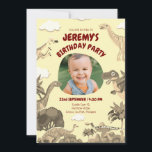 Dino Birthday Einladung mit Foto - Baby | Kid Part<br><div class="desc">Personalisierte Geburtstagsparty Dino-Themed Einladung mit Foto Machen Sie Ihren kleinen Geburtstag unvergesslich mit diesem bezaubernden Foto zum Dinosaurier-Thema! Mit einem hellen, spielerischen Design mit einem Dschungel farbenfroher Dinos und Platz, um das Foto Ihres Kindes zu präsentieren, ist diese individuelle Einladung perfekt für Kinder, die prähistorische Abenteuer Liebe. Personalisieren Sie den...</div>