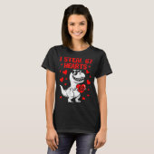 Dino Holding Heart I Steal 67 Hearts Funny Six Sev T-Shirt (Vorne ganz)