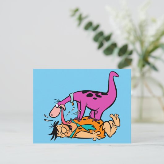 Dino Licking Fred Flintstone Postkarte (Stehend Vorderseite)