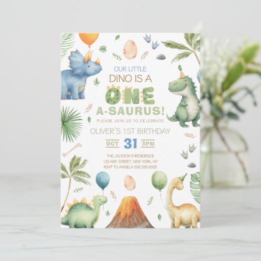 Dino Party | Cute Dinosaurs First Birthday Invitat Einladung (Stehend Vorderseite)
