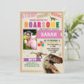 Dinosaur Dig Birthday Party T-Rex Foto Einladung (Stehend Vorderseite)