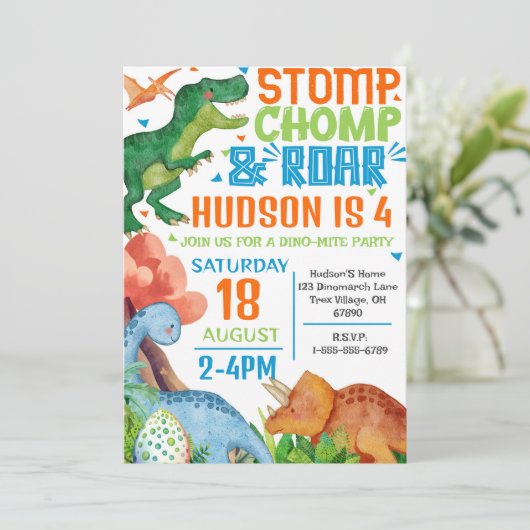 Dinosaur Geburtstagsparty Einladung Personalisiert (Stehend Vorderseite)