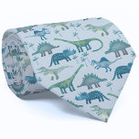 Dinosaur Pattern Blue Krawatte<br><div class="desc">Viele blaue Saurier,  Tyrannosaurus rex,  Spinosaurus,  Stegosaurus,  Diplodocus und Triceratops. Ideal für Museumskuratoren,  Paläontologen und alle,  die Dinosaurier mögen.</div>