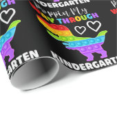 Dinosaur Poppin My Way Through Kindergarten Geschenkpapier (Rolleneckpunkt)