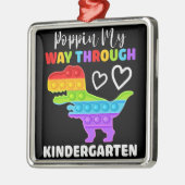 Dinosaur Poppin My Way Through Kindergarten Ornament Aus Metall (Links)