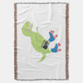 Dinosaur Roller Skaten Holding Radio Decke (Vorderseite Vertikal)