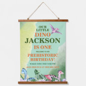Dinosaur Thema 1. Geburtstag Wandteppich Mit Holzrahmen (Vorderseite)