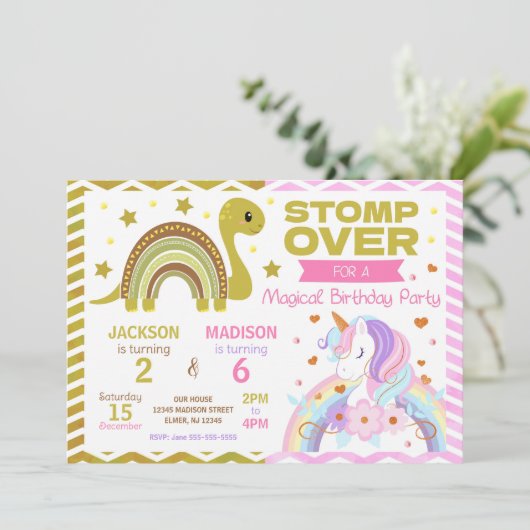 Dinosaur & Unicorn Joint Birthday Invitation Einladung (Stehend Vorderseite)