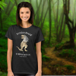 Dinosaur Wedding Bridesmaid für Brideasaurus T-Shirt<br><div class="desc">Die sonnige Brautjury an Brideasaurus-Team Braut Dinosaurier Hochzeit T Rex Braut T - Shirt. Moderne Handschrift Typografie leicht zu personalisieren mit der Vorlage. Ideal für Bachelorette- oder Brautparty-Party sowie für den Aufbau der großen Veranstaltung,  eine großartige Möglichkeit,  um alle lächelnd behalten. Original-Kunstwerk von Catherine Sweetman</div>