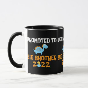Dinosaurenei schlüpft, zum großen Bruder befördert Tasse
