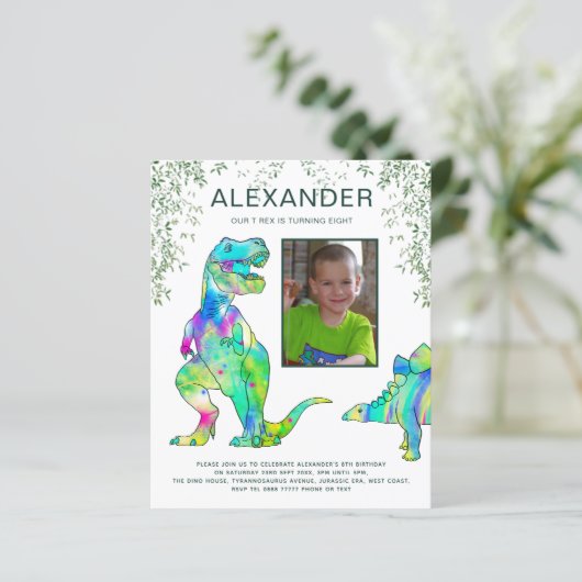 Dinosaurier 8. Geburtstagsparty Budget (Stehend Vorderseite)