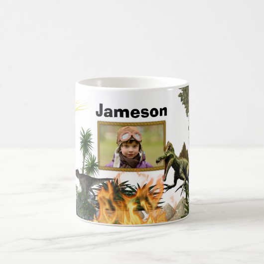 Dinosaurier brüllen T-rex Flammen prähistorische J Kaffeetasse (Mittel)