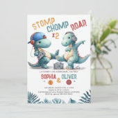 Dinosaurier Dance Party Funny Joint Sibling Geburt Einladung (Stehend Vorderseite)