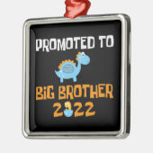 Dinosaurier-Ei-Hatching für den großen Bruder Ornament Aus Metall (Links)