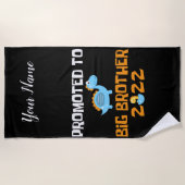 Dinosaurier-Ei-Hatching für den großen Bruder Strandtuch (Vorderseite)