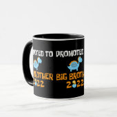 Dinosaurier-Ei-Hatching für den großen Bruder Tasse (Vorderseite Links)