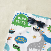 Dinosaurier mit Namen in lebhaften Farben Strandtuch (Beispiel)