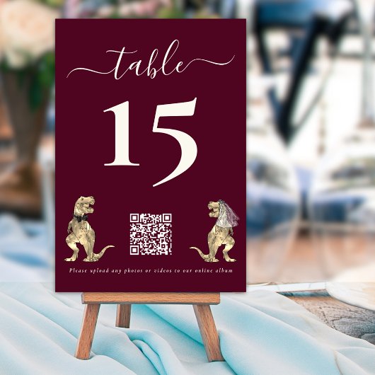 Dinosaurier-Themen-Hochzeit Burgunder QR-Code Tischnummer