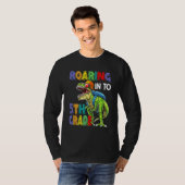 Dinosaurs Roaring Into 5th Grade Back To School T-Shirt (Vorne ganz)