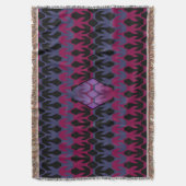 Direction Arrow in a Maroon and Blue Gray Patter Decke (Vorderseite Vertikal)