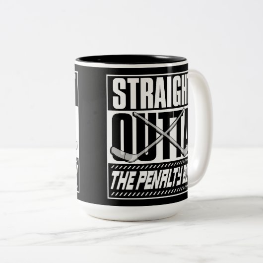 Direkt vor dem Hockey der Strafkasse Zweifarbige Tasse (VorderseiteRechts)